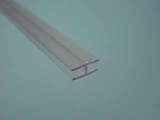 LÁBAK - MŰANYAG HÁTFALTOLDÓ PROFIL HOSSZ: 2 m ÁTTETSZŐ #1