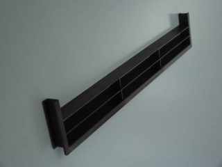 SZERELVÉNYEK - SZELLŐZŐRÁCS MŰANYAG 449 LÁBAZATELEMBE ÉPITHETÖ 390x65x18 mm FEKETE #1