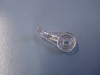 SZERELVÉNYEK - MŰANYAG ÜVEGBESZORÍTÓ KLIP 6 MM ÁTLÁTSZÓ #1