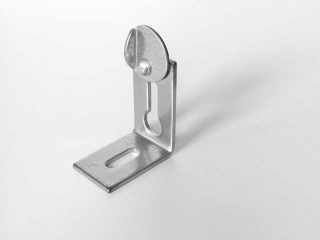 FÜGGESZTŐ ELEMEK - SZEKRÉNY FÜGGESZTŐ EXCENTERES FÜGGESZTŐ CSAVARRAL 31x73x48 mm HORGANYZOTT #1