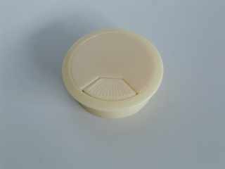 IRODABÚTOR TARTOZÉKOK - 30102 KÁBELKIVEZETŐ ATM:60 KRÉM (JUHARHOZ) #1