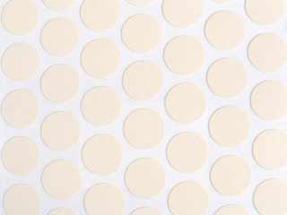 ÖNTAPADÓS CSAVARTAKARÓ  ÁTM: 14mm 50db/levél 0,2mm BEIGE #1