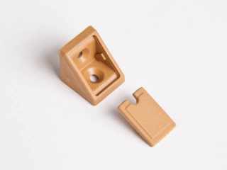 SZERELVÉNYEK - SAROKMEREVÍTŐ SZIMPLA 21x21x20 DRAPP #1