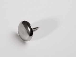 SZERELVÉNYEK - PADLÓVÉDŐ CSÚSZTATÓSZEG 25mm SZEGGEL FÉM #1